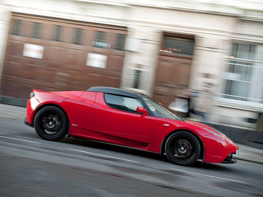 Tesla Roadster Sport 2010 года  (UK) (фото 9 из 13)